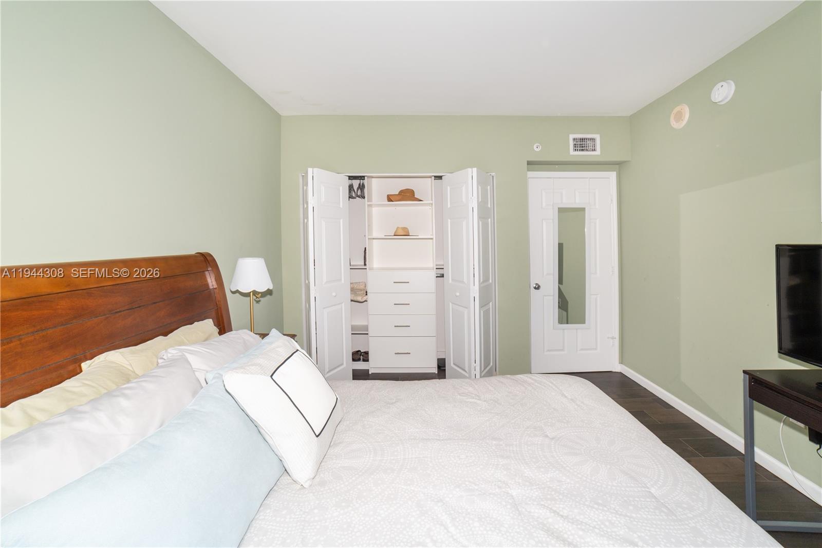 image Porto Bellagio Condo42