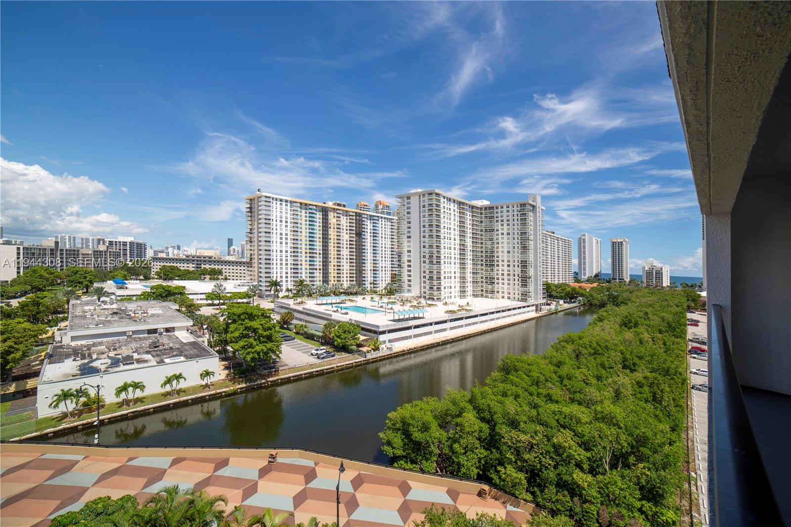 image Porto Bellagio Condo44