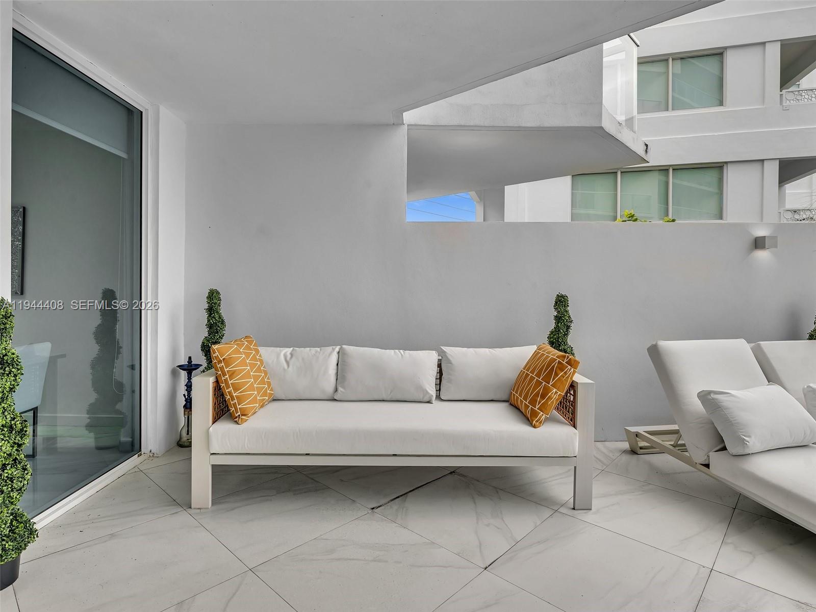 9821 E Bay Hbr Dr #302 Bay Harbor Islands, FL 33154