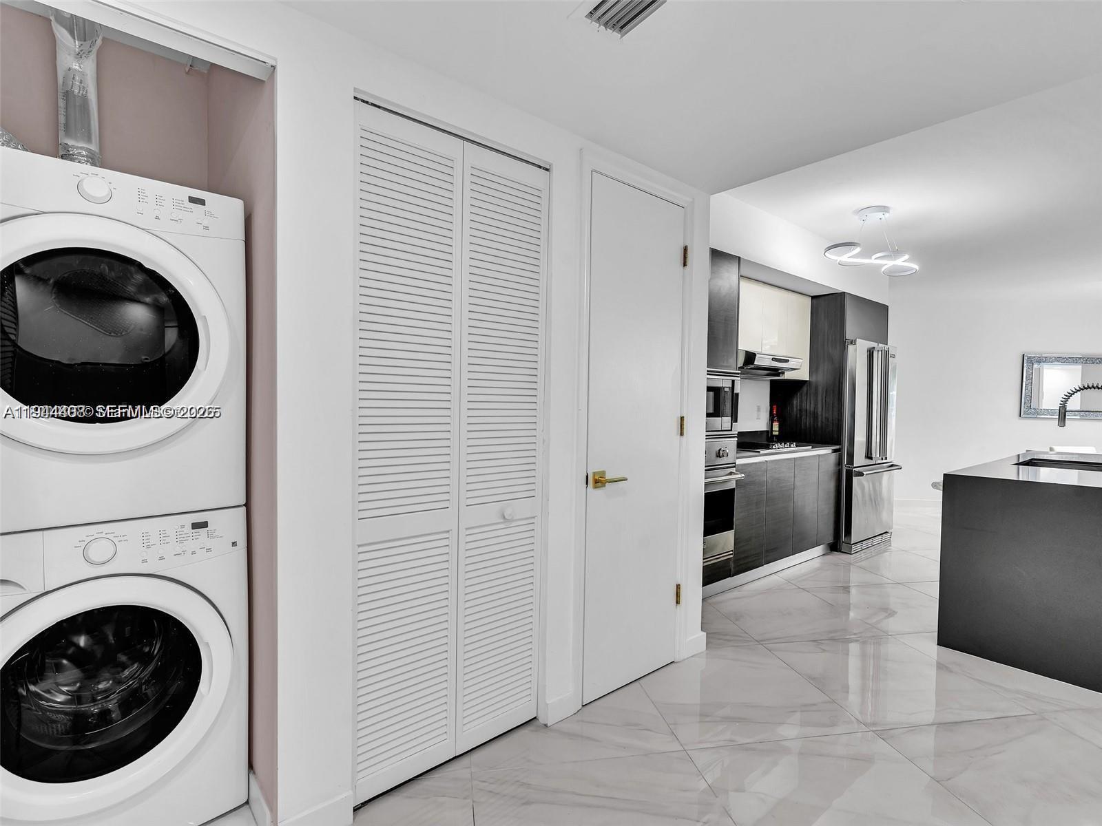 9821 E Bay Hbr Dr #302 Bay Harbor Islands, FL 33154