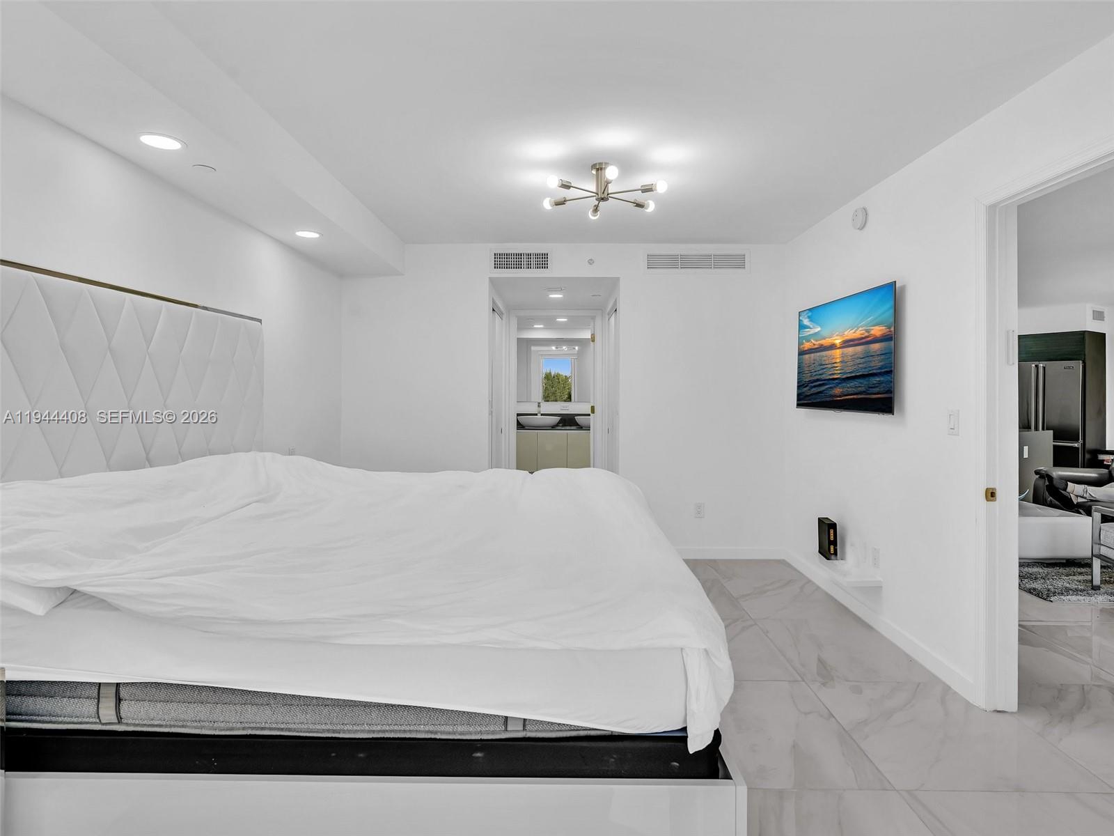 9821 E Bay Hbr Dr #302 Bay Harbor Islands, FL 33154