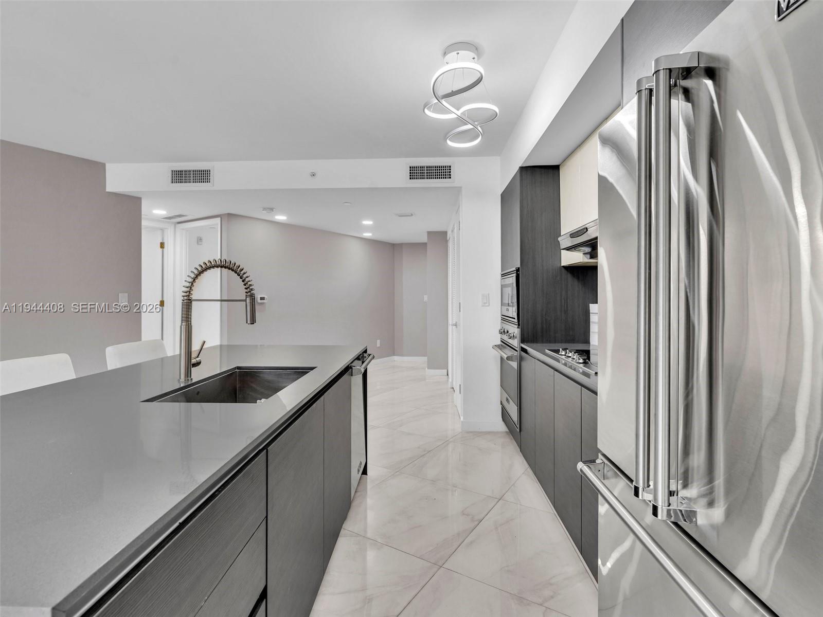 9821 E Bay Hbr Dr #302 Bay Harbor Islands, FL 33154