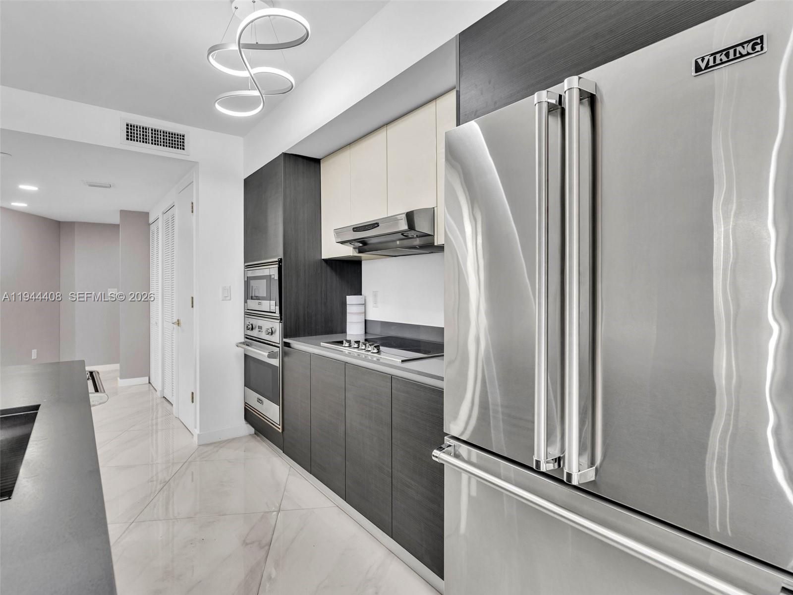 9821 E Bay Hbr Dr #302 Bay Harbor Islands, FL 33154