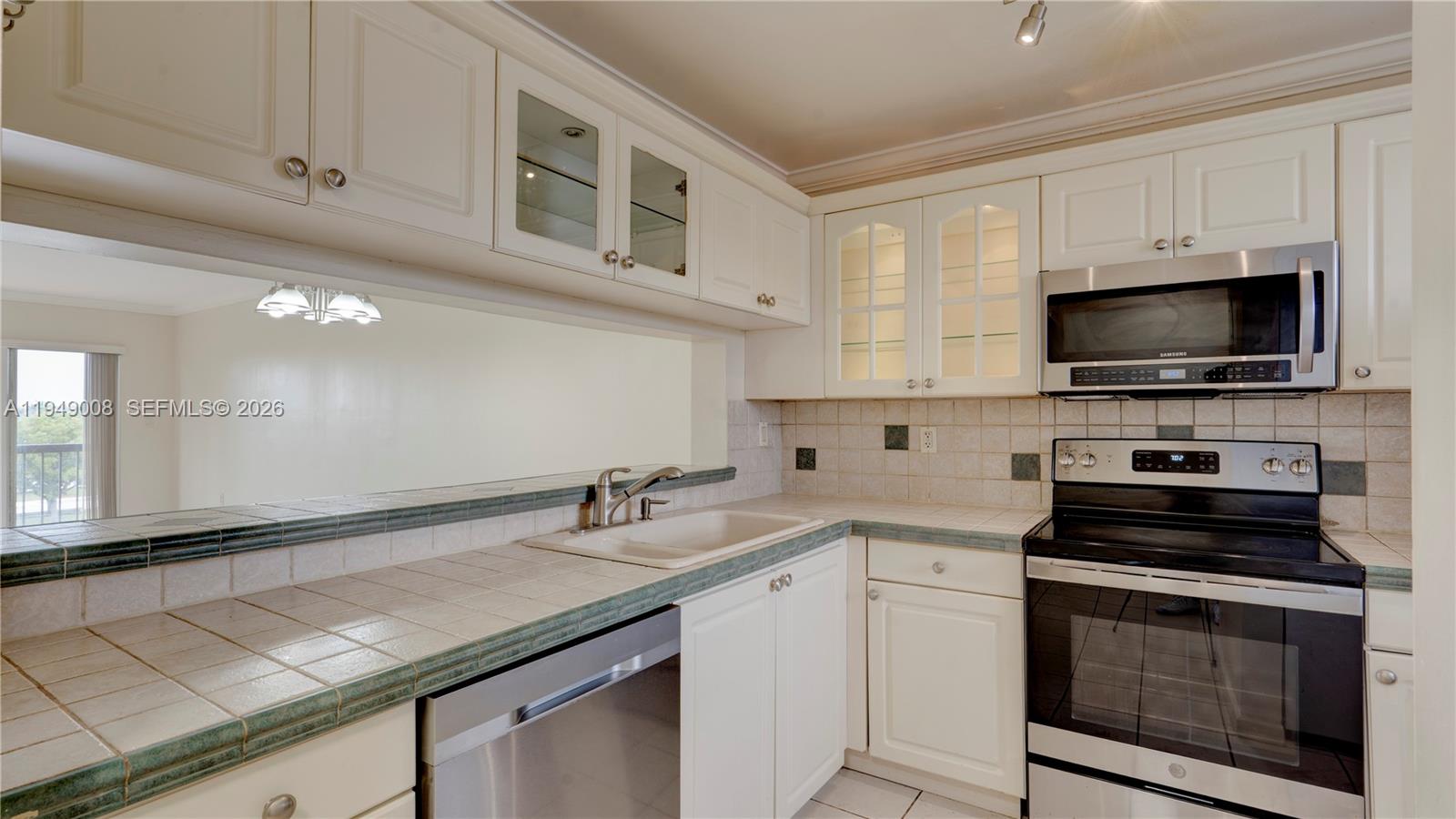 10155 NW 9th St Cir #4-401 Miami, FL 33172