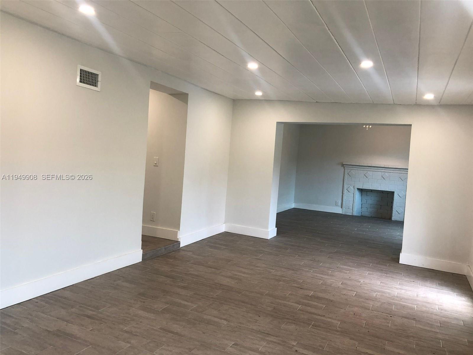 8000 NW 12th Pl Miami, FL 33147