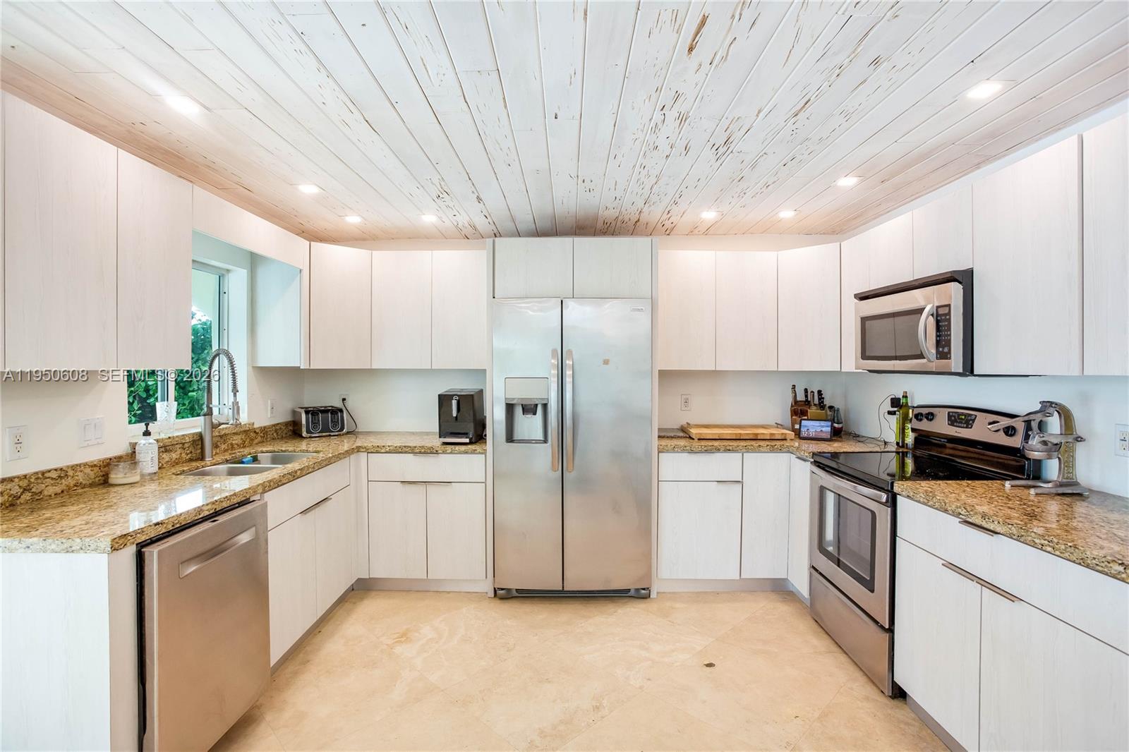 12515 Palm Rd North Miami, FL 33181