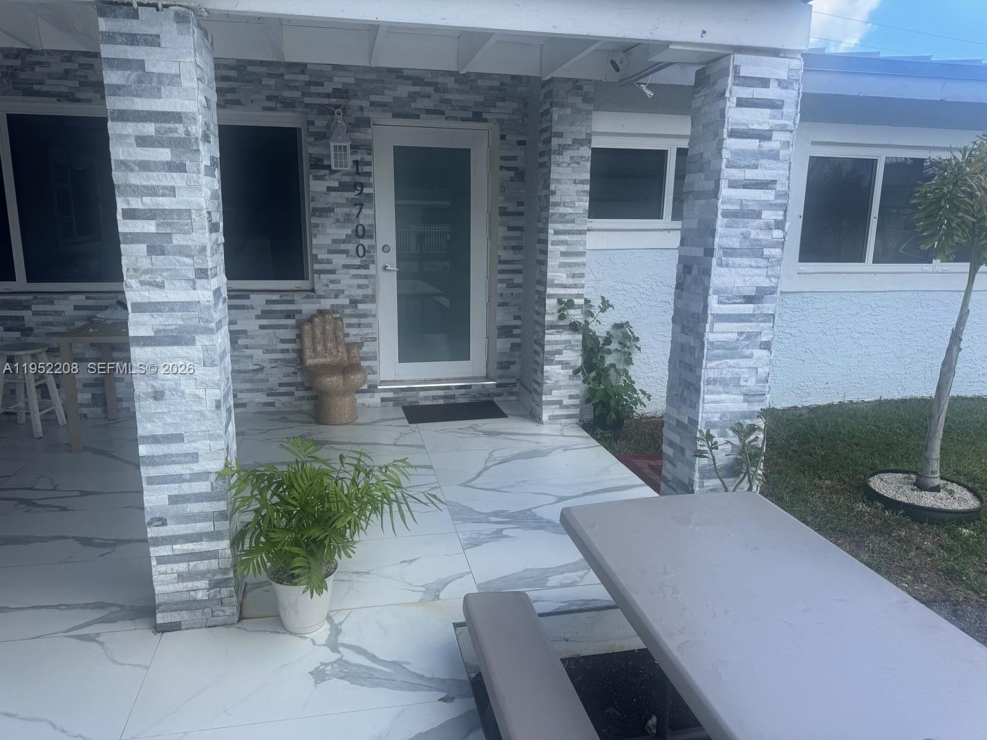 19700 NW 6th Pl Miami Gardens, FL 33169