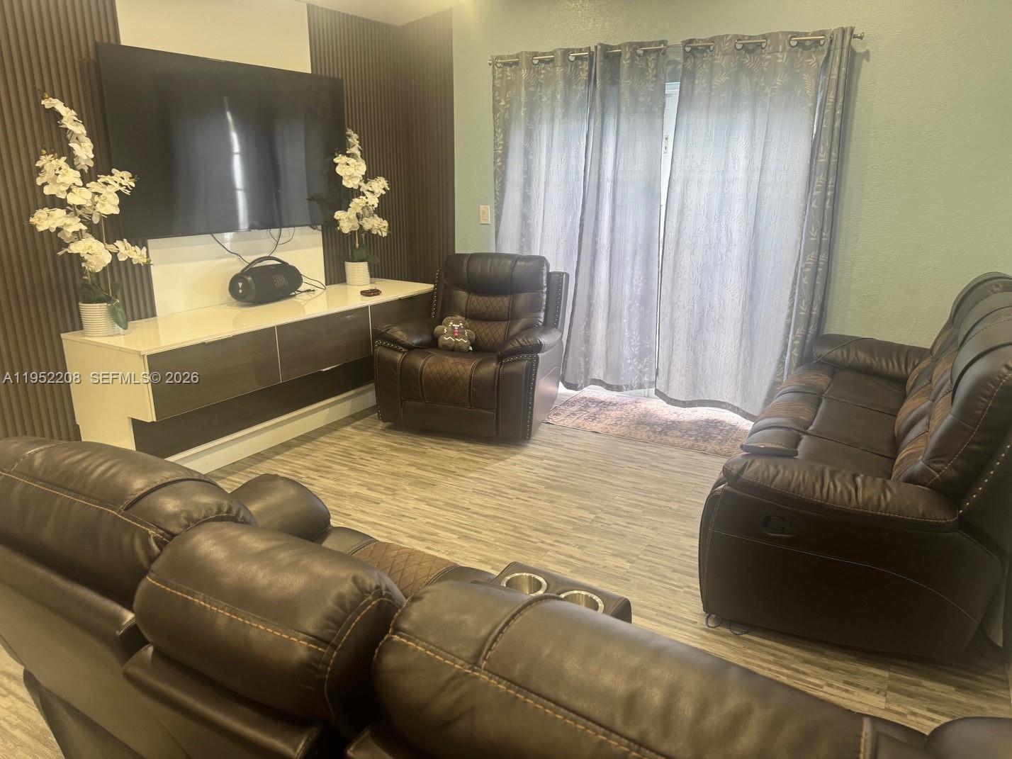 19700 NW 6th Pl Miami Gardens, FL 33169