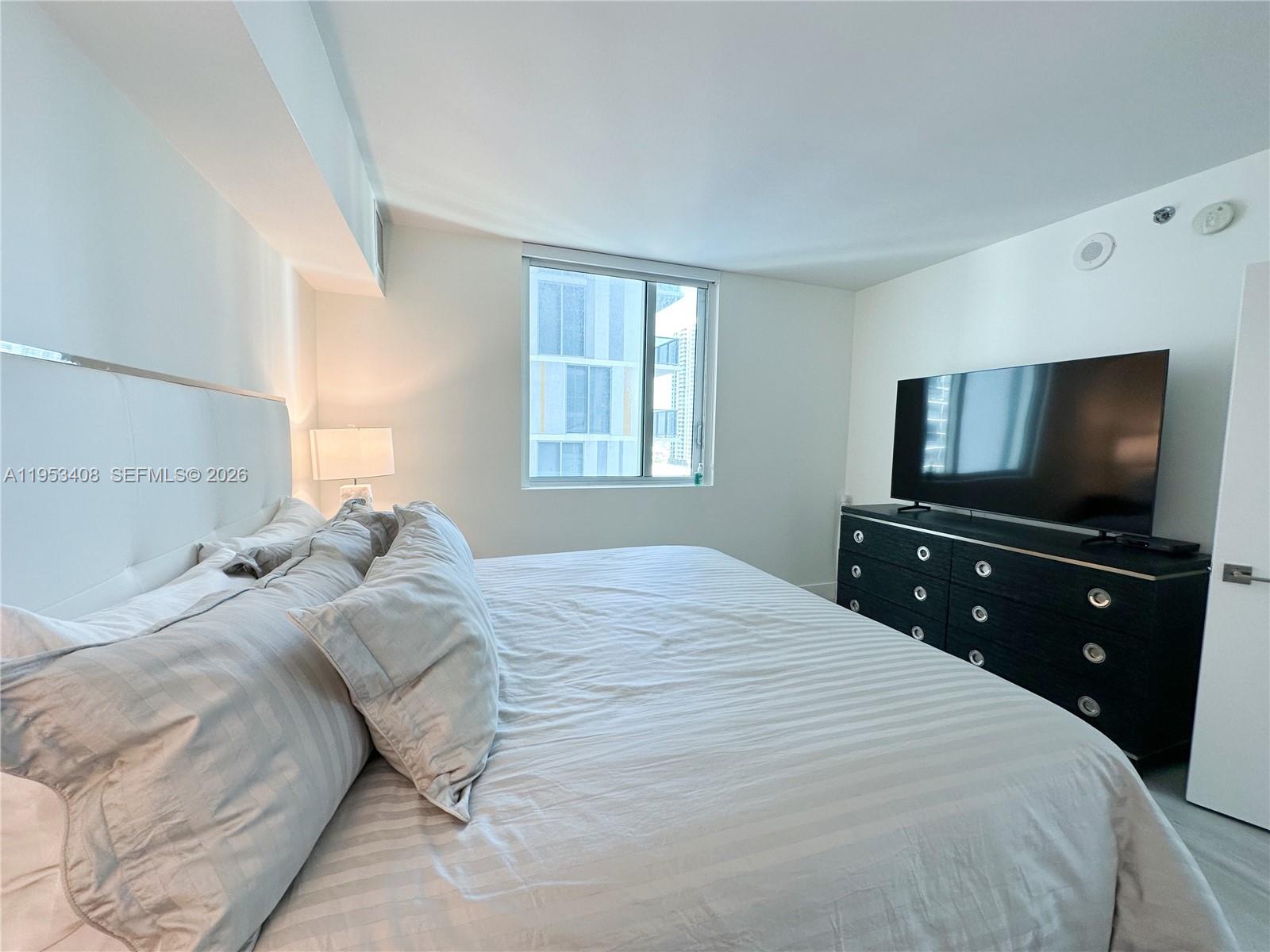 image 500 Brickell West12