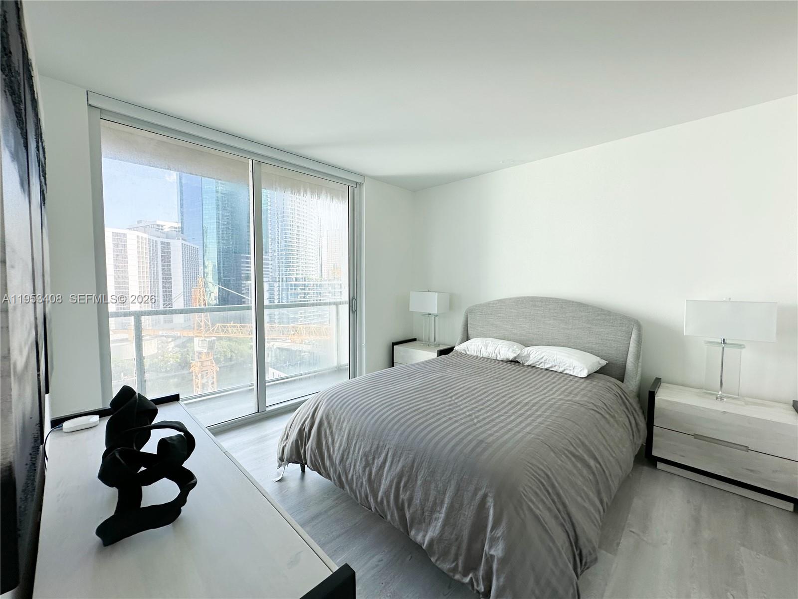 image 500 Brickell West14