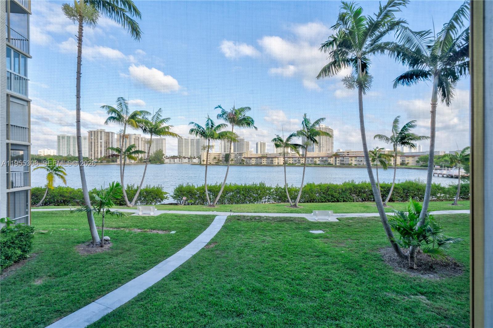 2861 Leonard Dr #F208