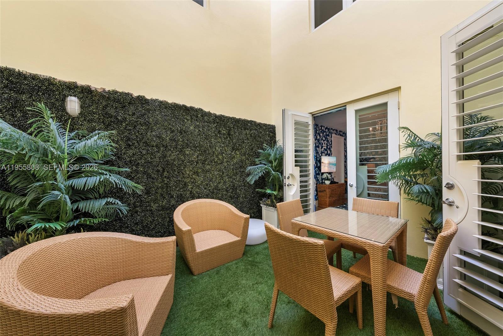 211 Zoe Way Miami Beach, FL 33141