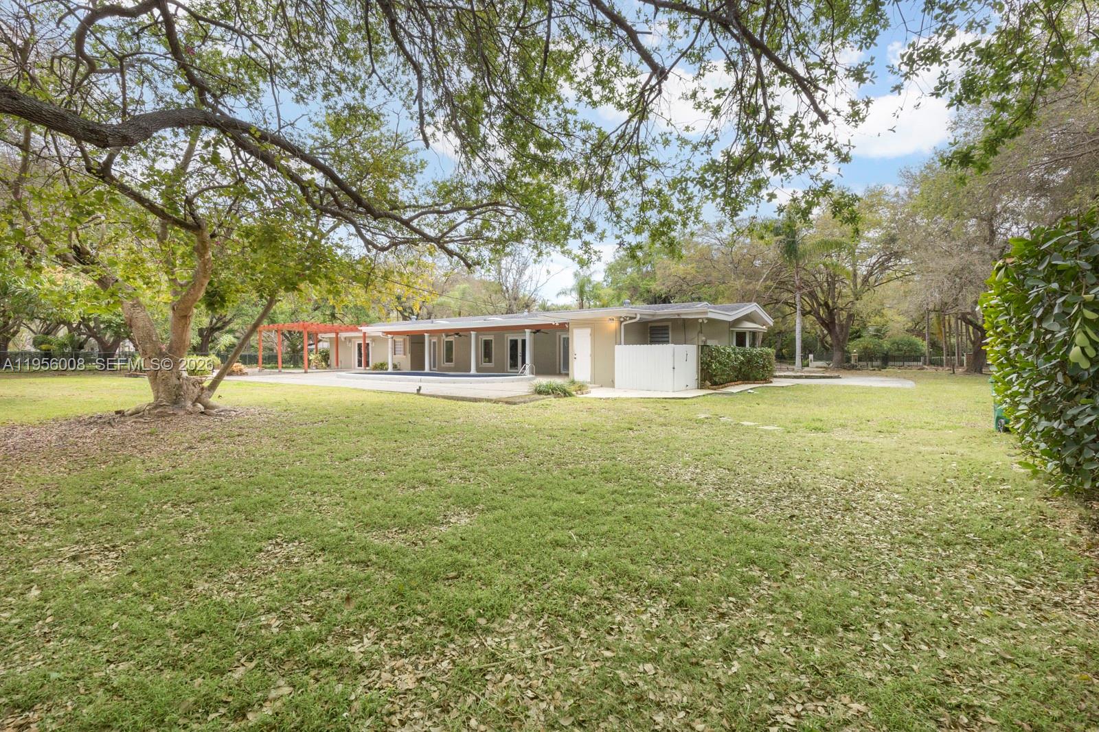 6551 SW 126th St #- Pinecrest, FL 33156