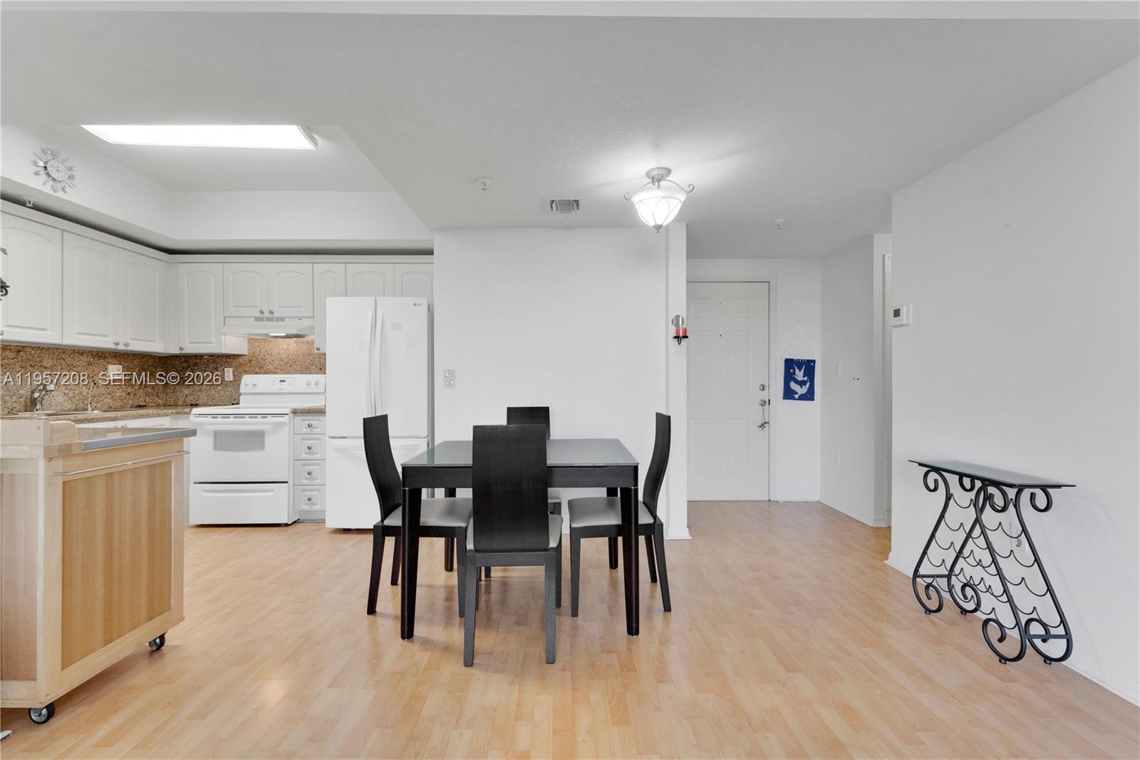 3500 Coral Way #710 Miami, FL 33145