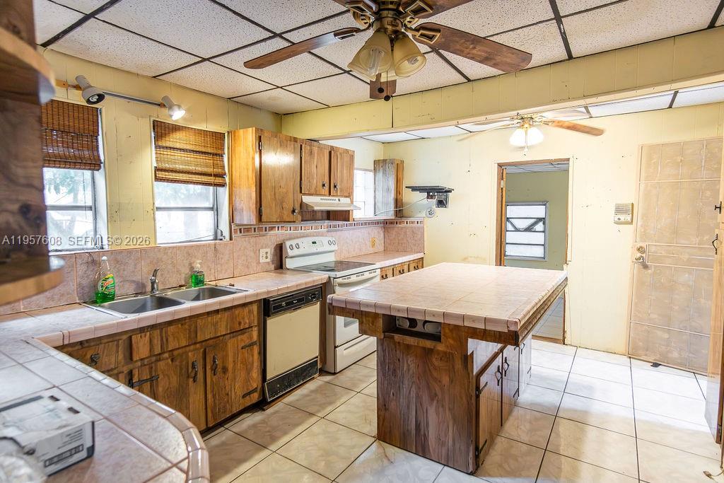 2345 SW 19th St Miami, FL 33145