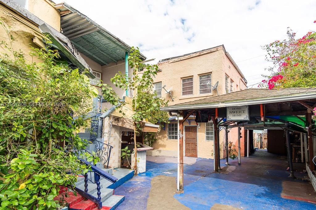 2345 SW 19th St Miami, FL 33145