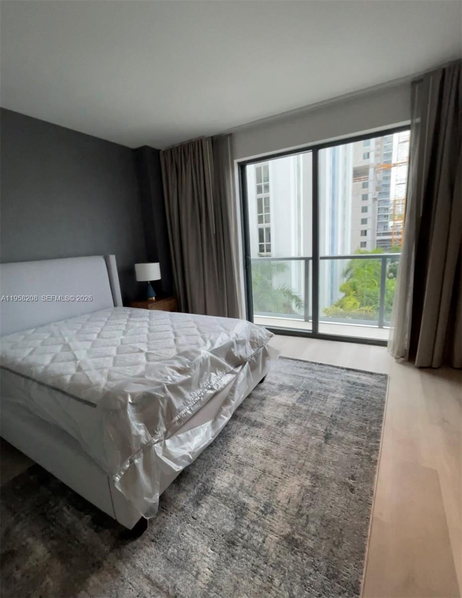 image Smart Brickell I13