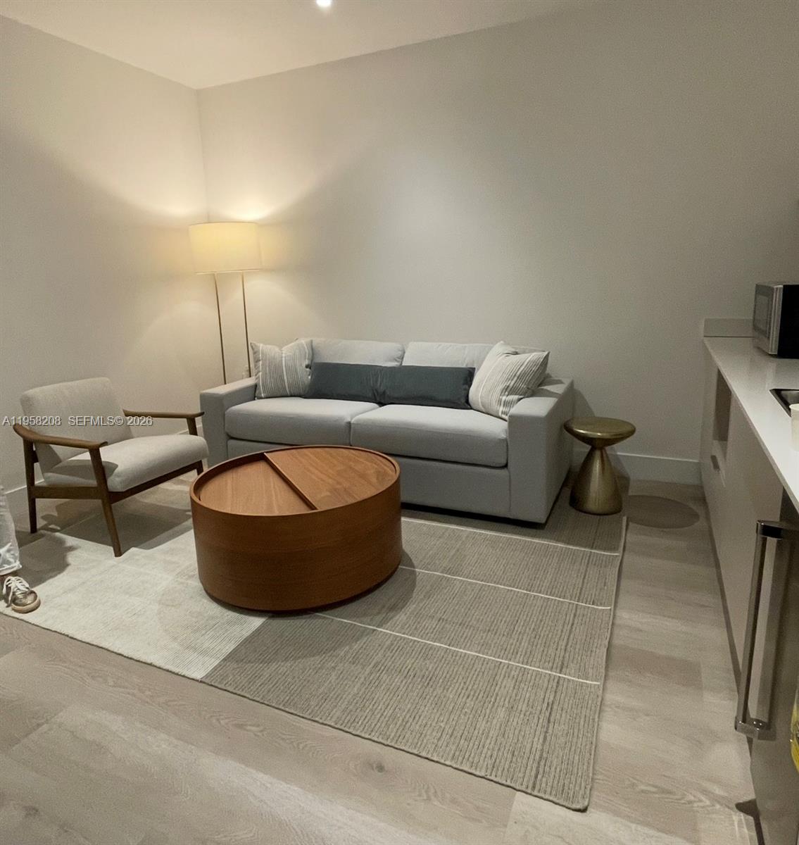 image Smart Brickell I14