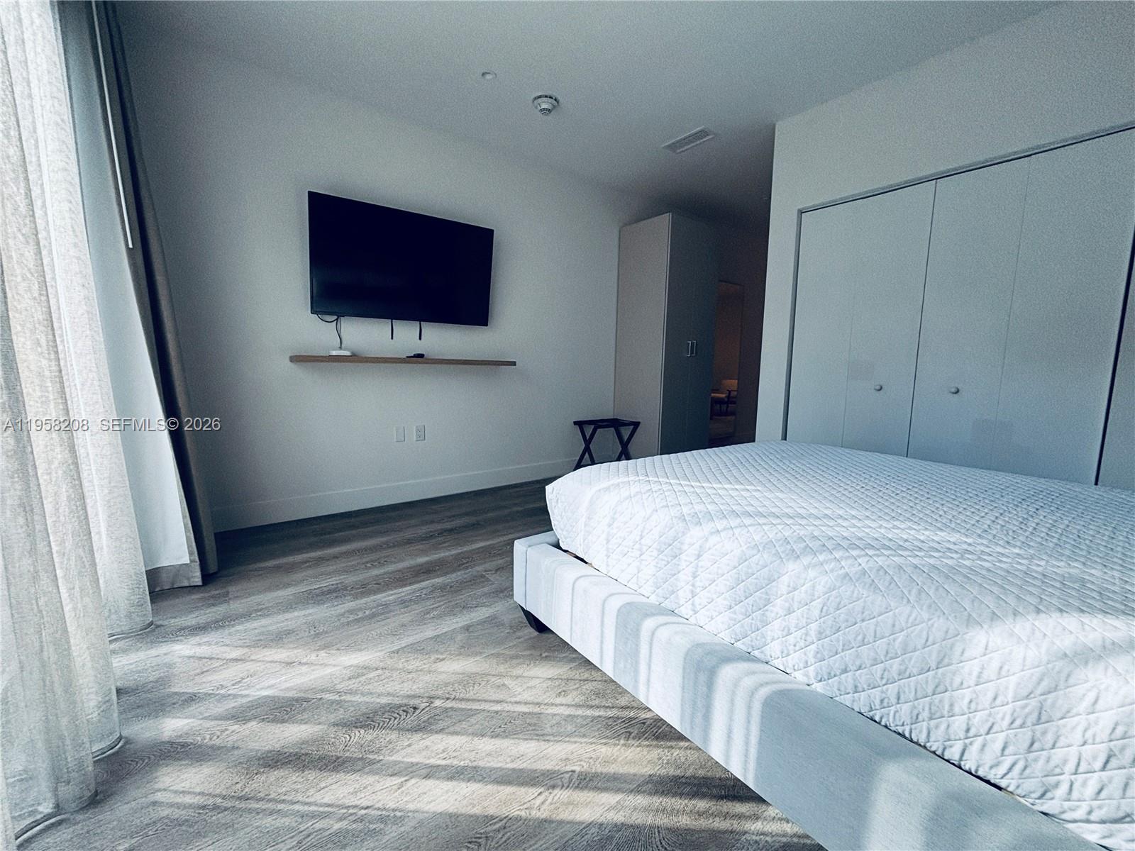 image Smart Brickell I1