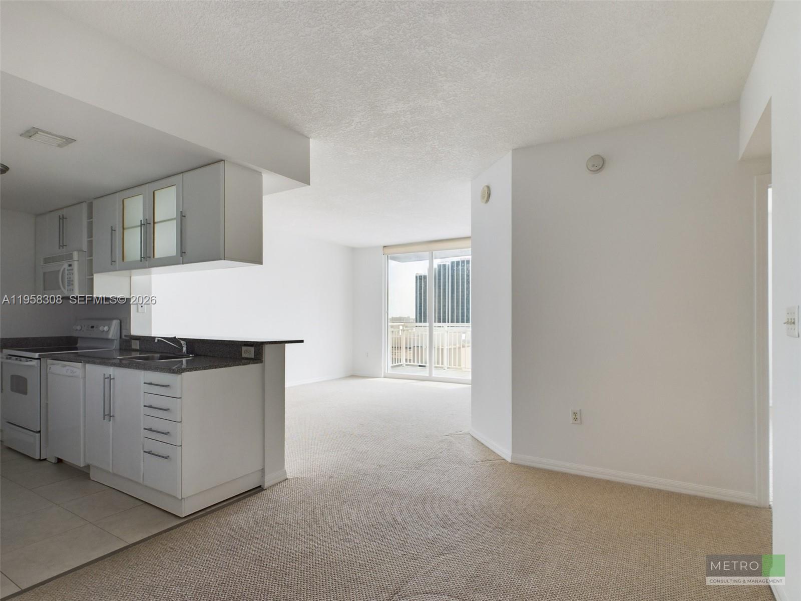 image 1800 Biscayne Plaza12