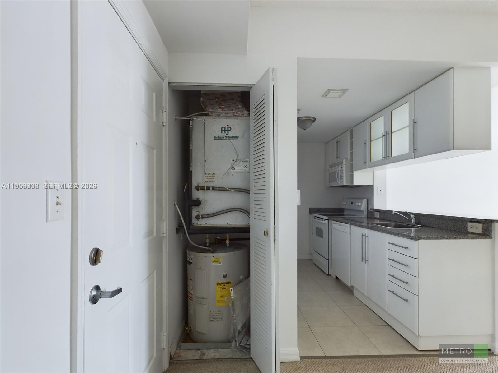 image 1800 Biscayne Plaza13