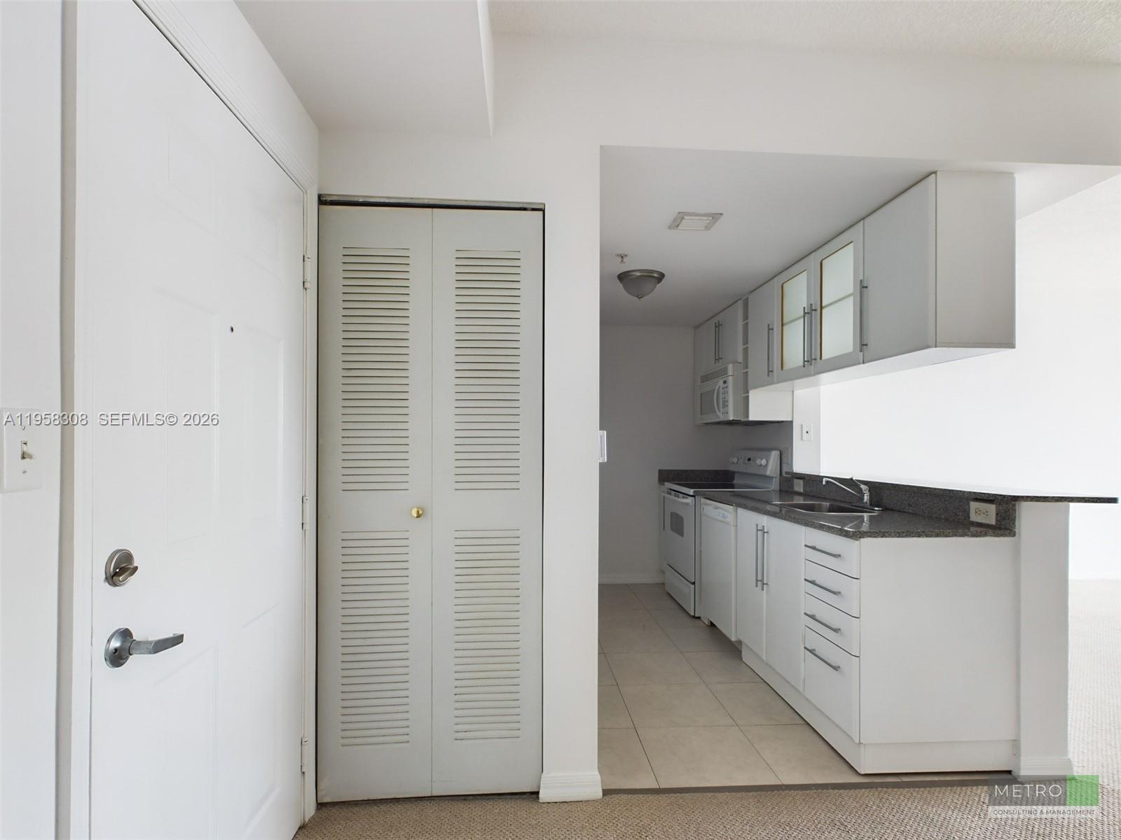 image 1800 Biscayne Plaza14