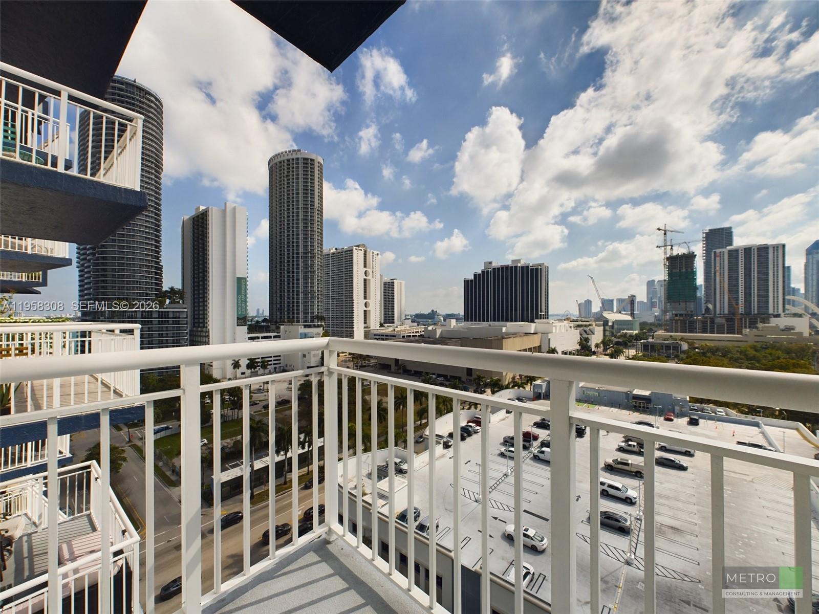 image 1800 Biscayne Plaza17