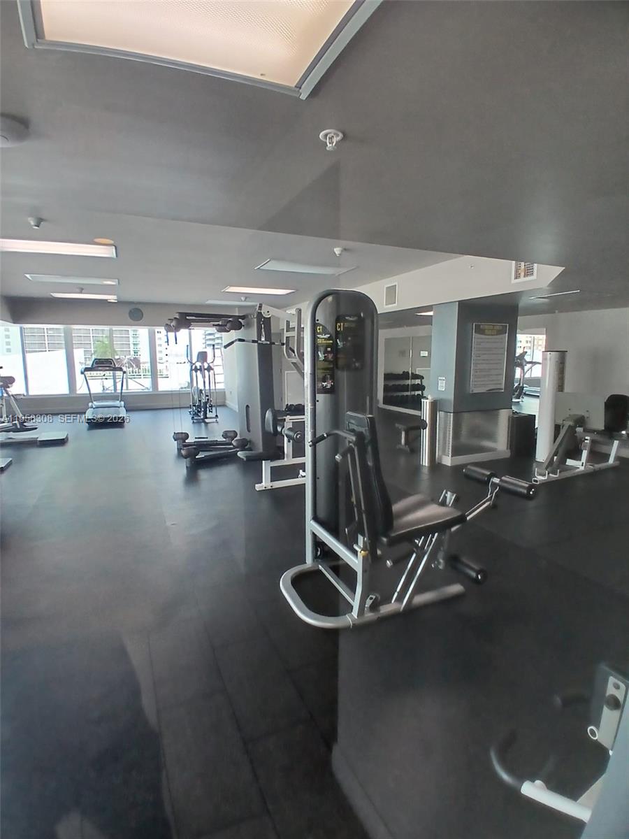 image 1800 Biscayne Plaza19