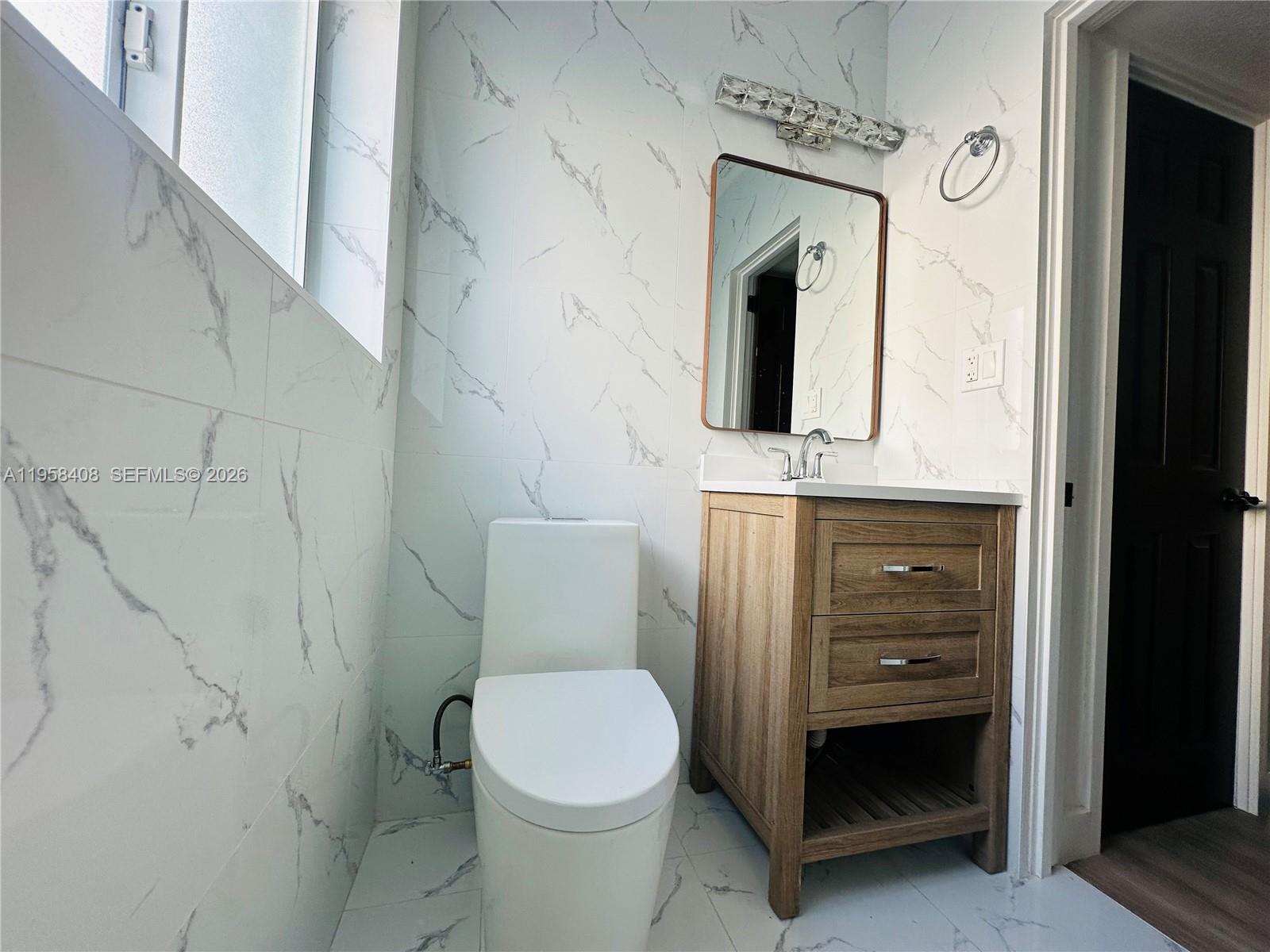 3052 SW 6th St Miami, FL 33135