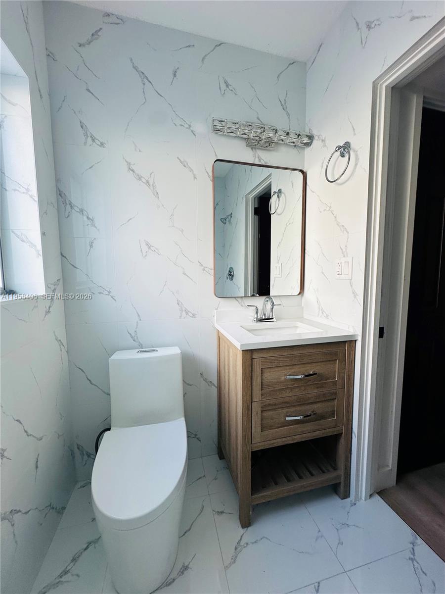 3052 SW 6th St Miami, FL 33135