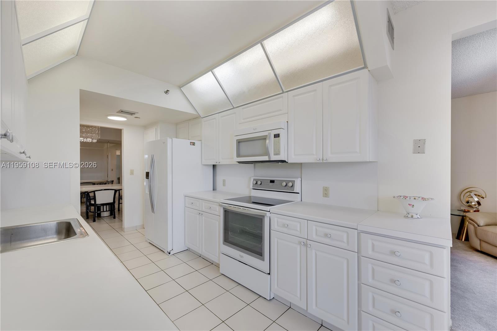 image Hamptons West10