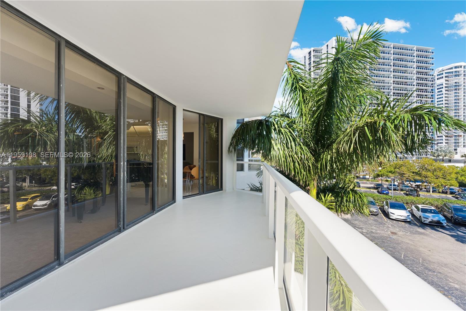 image Hamptons West22