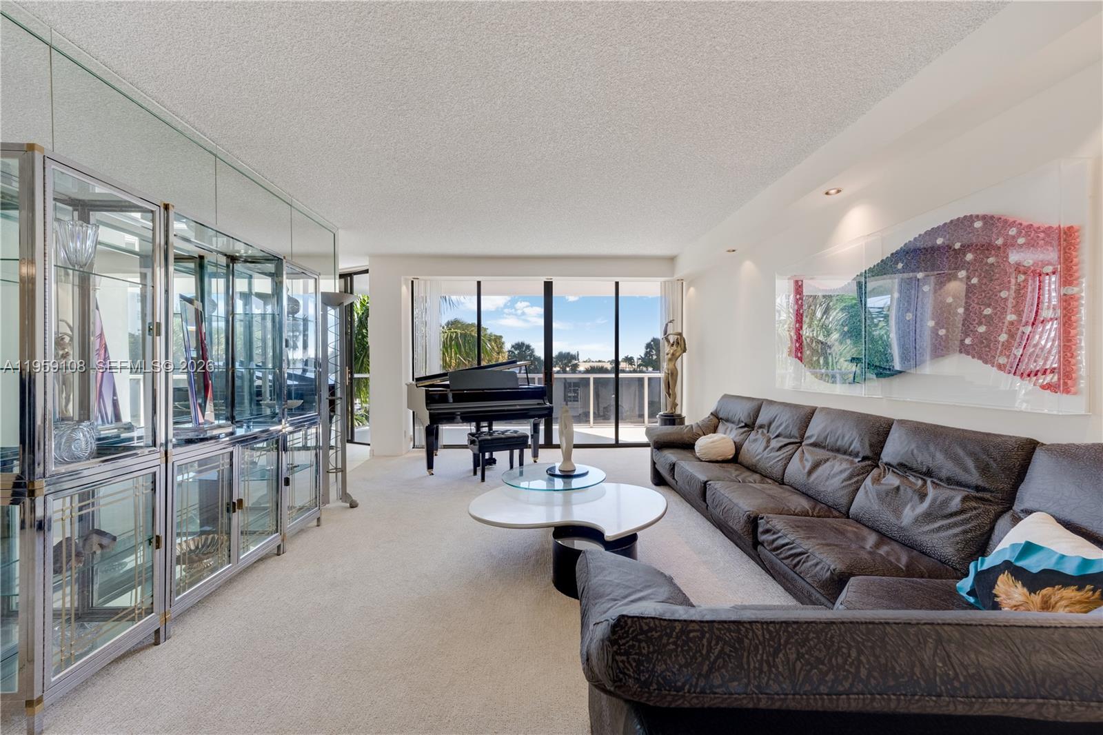 image Hamptons West2