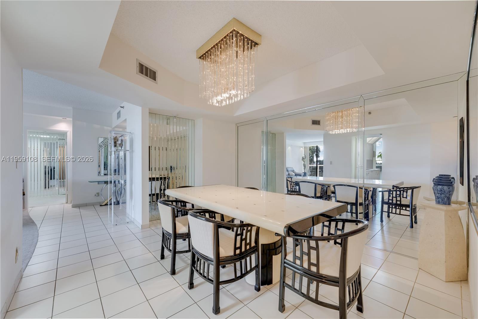 image Hamptons West6