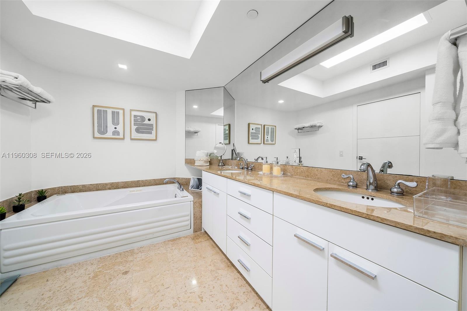 image Blue Diamond15