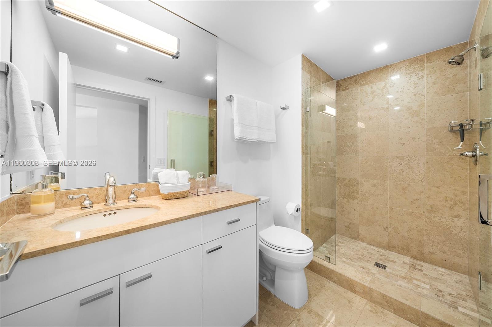 image Blue Diamond22