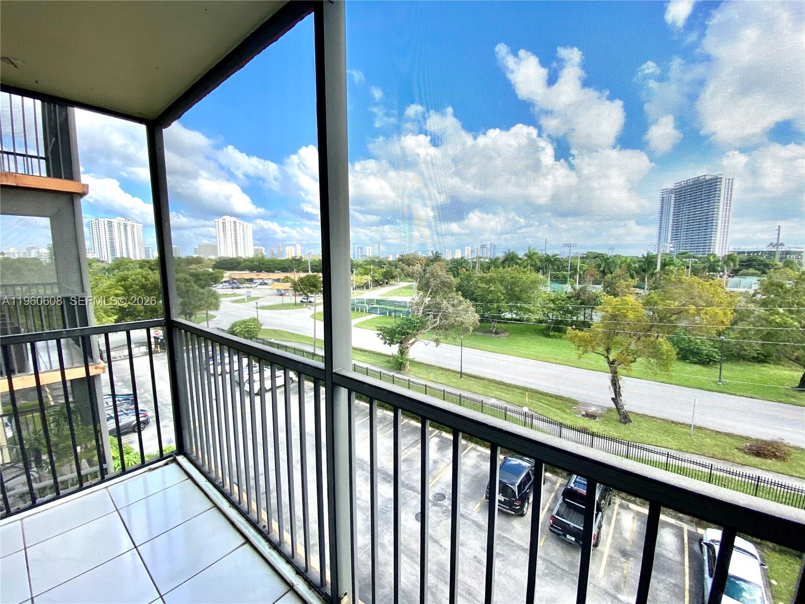16950 Dixie #A536 North Miami Beach, FL 33160