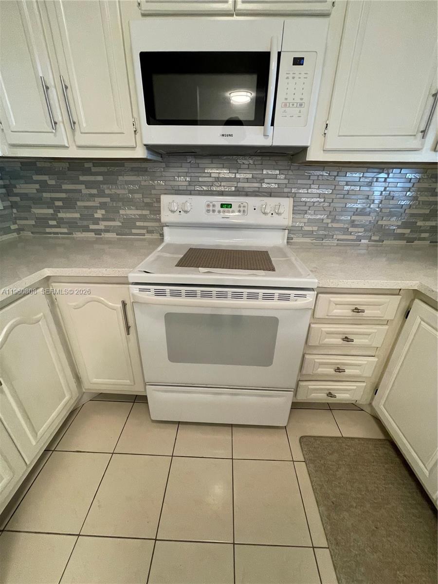 13685 NE 10th Ave #210 North Miami, FL 33161