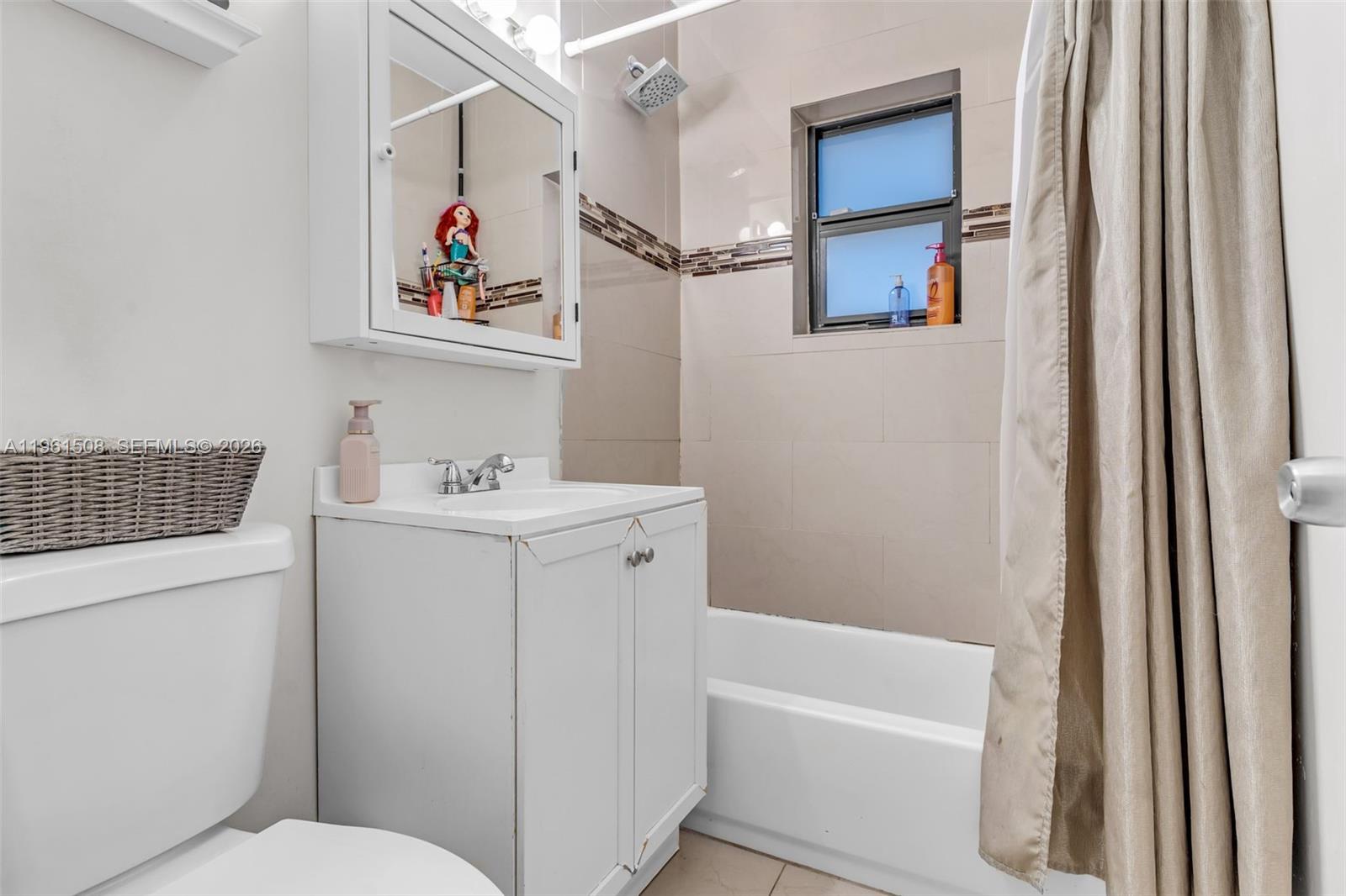 7585 SW 28th St Miami, FL 33155