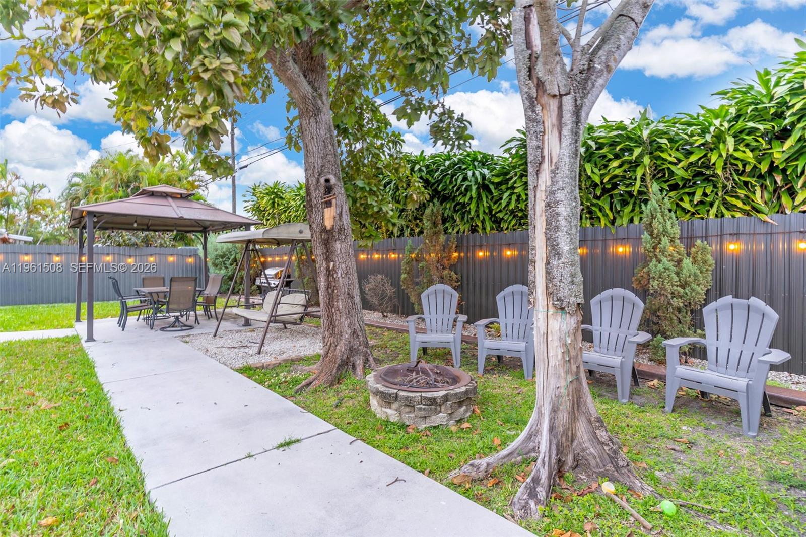 7585 SW 28th St Miami, FL 33155