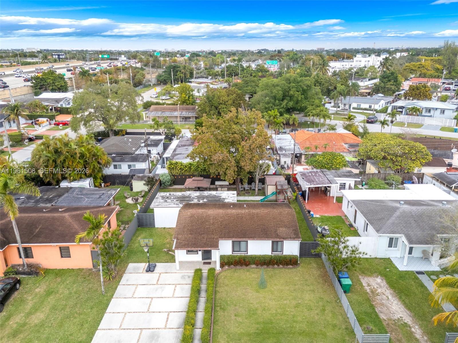 7585 SW 28th St Miami, FL 33155