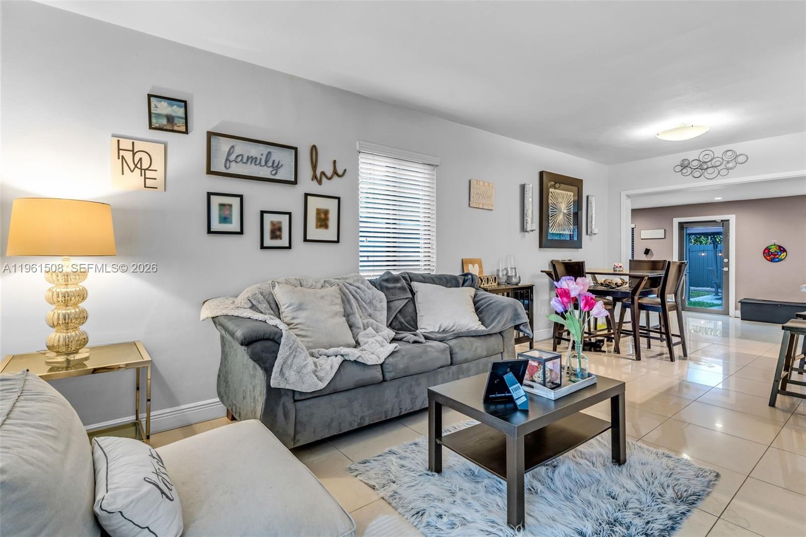 7585 SW 28th St Miami, FL 33155