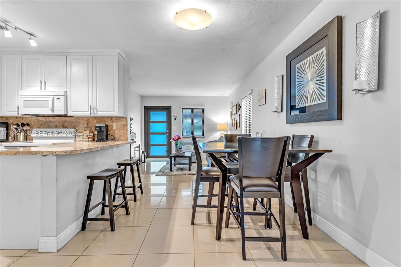 7585 SW 28th St Miami, FL 33155