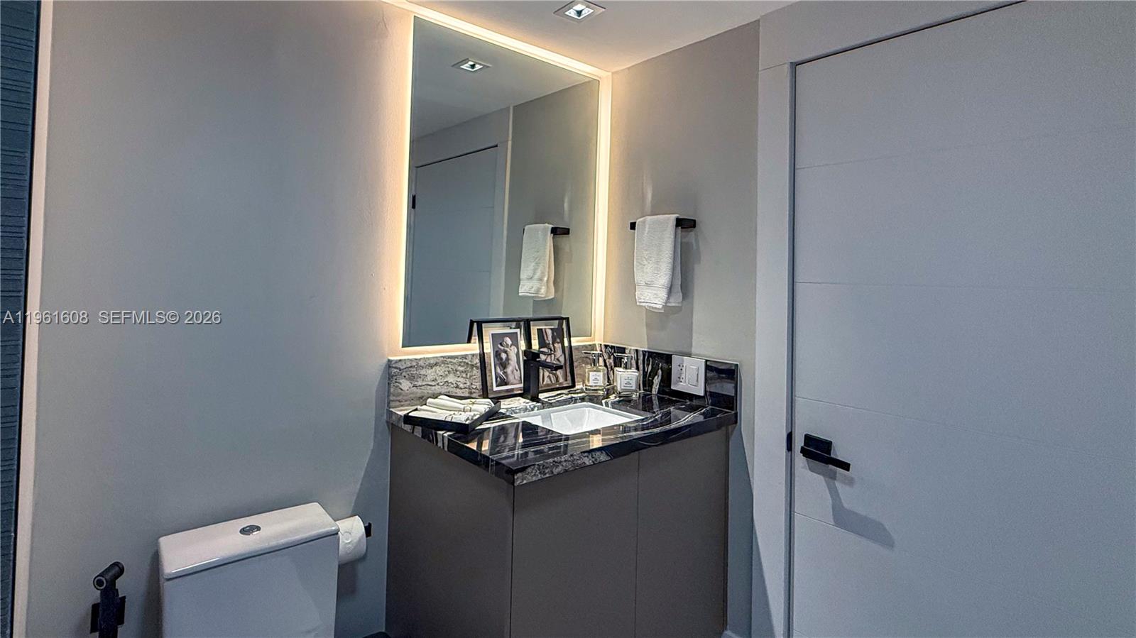 2000 Island Blvd #2404 Aventura, FL 33160