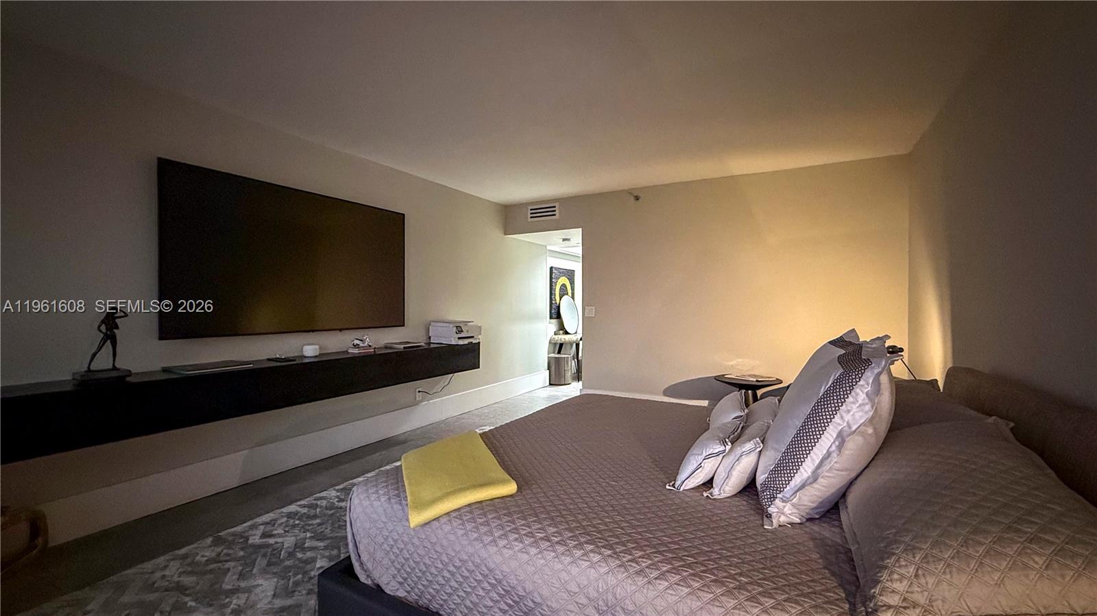 2000 Island Blvd #2404 Aventura, FL 33160