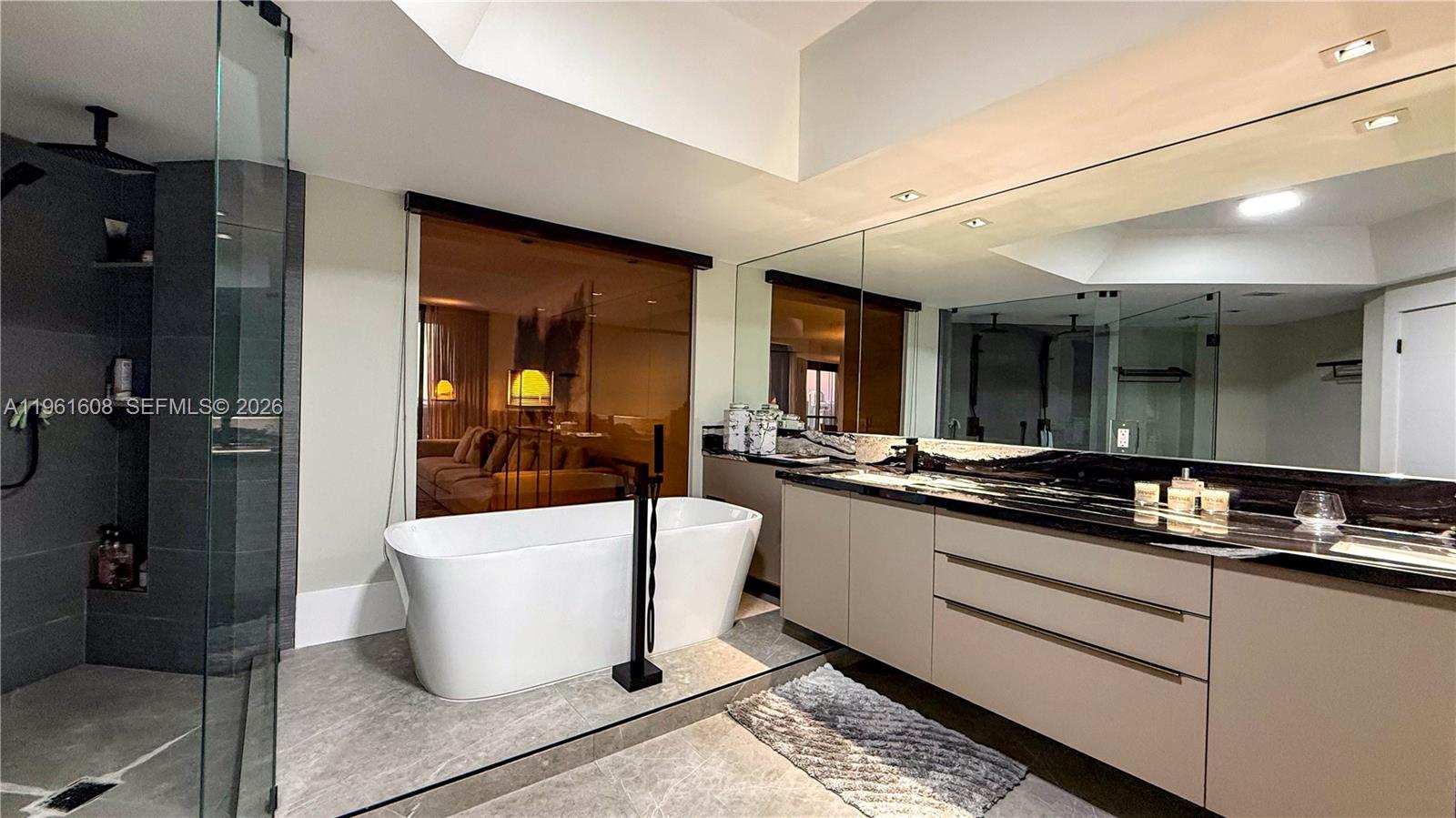 2000 Island Blvd #2404 Aventura, FL 33160