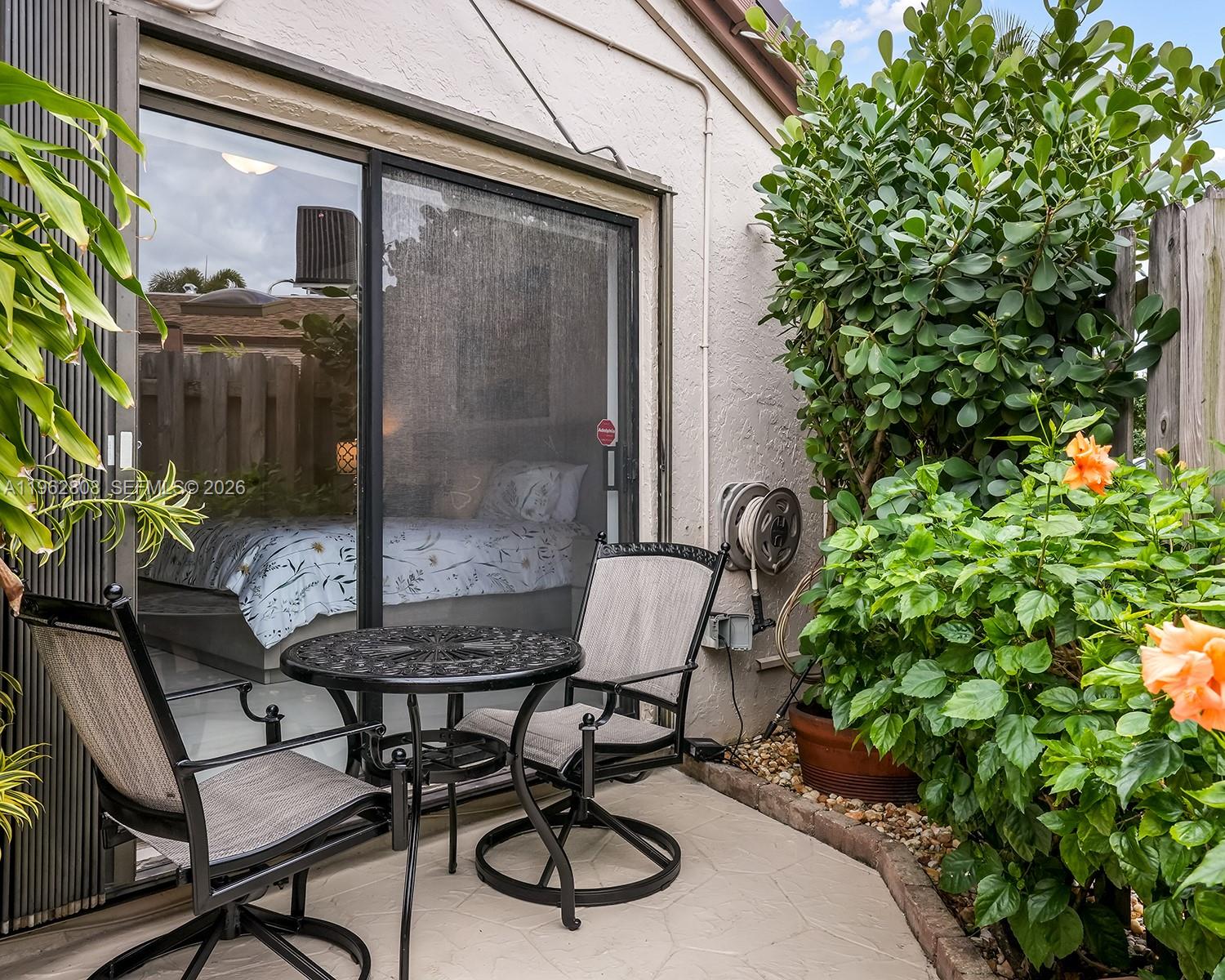 413 Leslie Dr Hallandale Beach, FL 33009