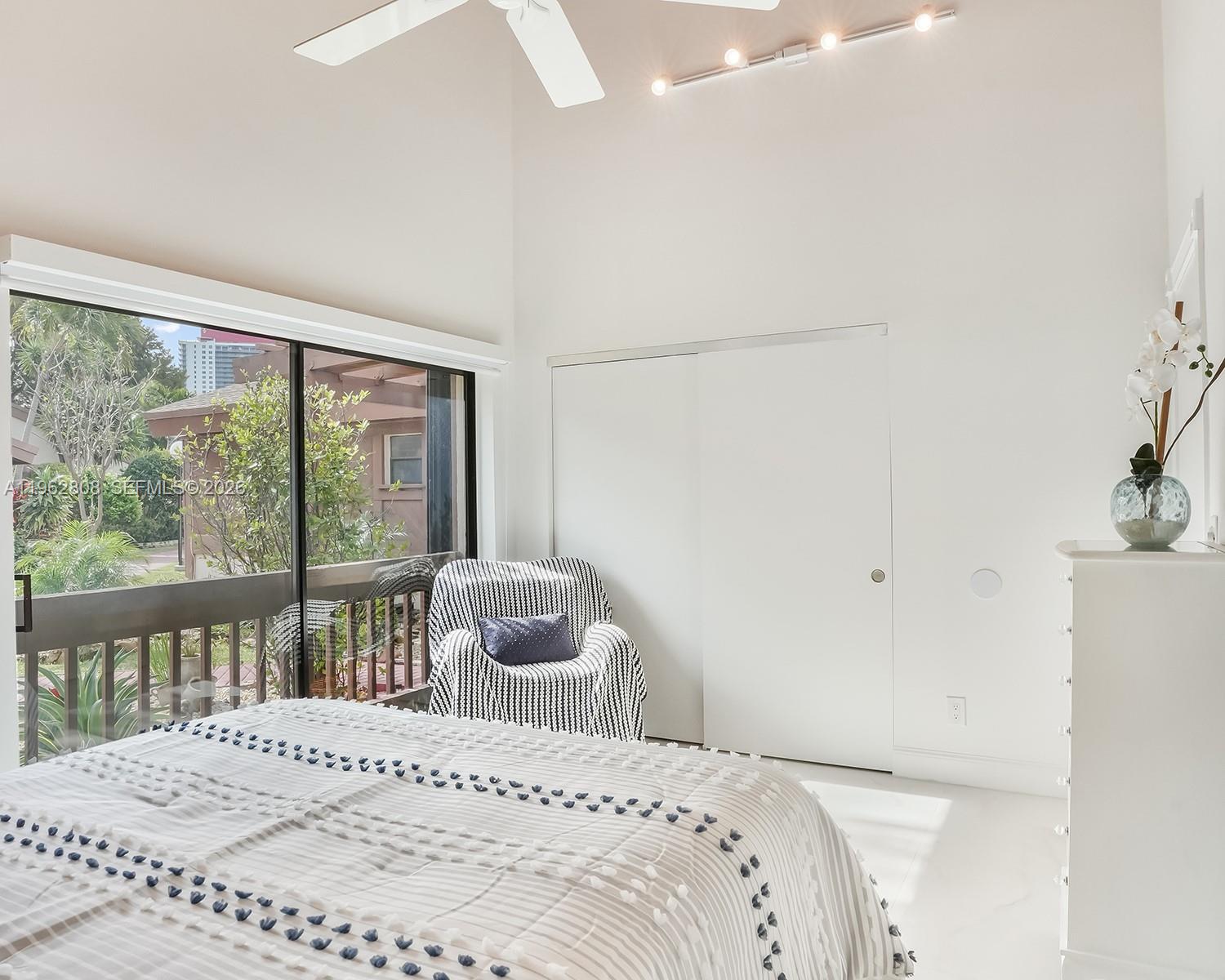 413 Leslie Dr Hallandale Beach, FL 33009