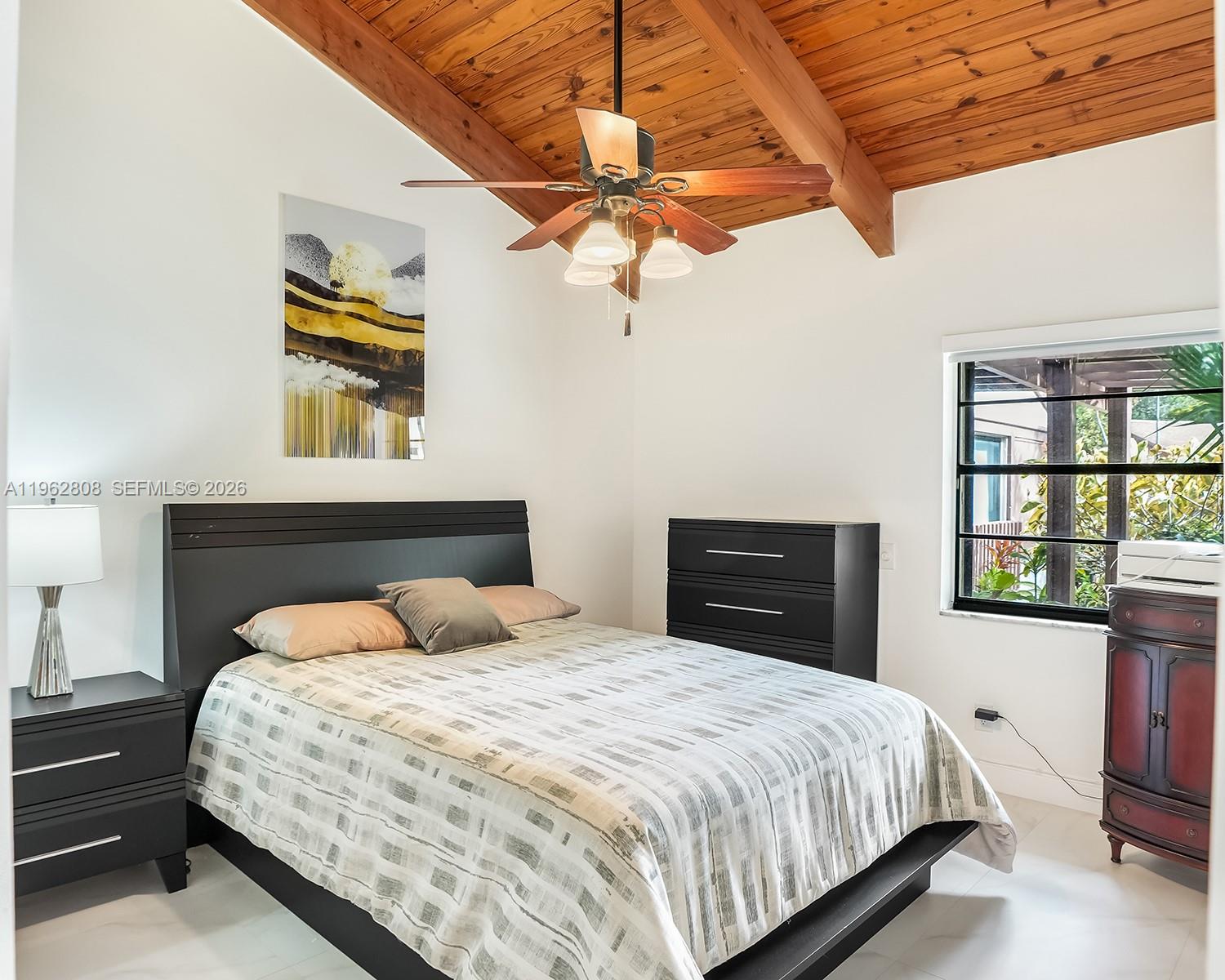 413 Leslie Dr Hallandale Beach, FL 33009