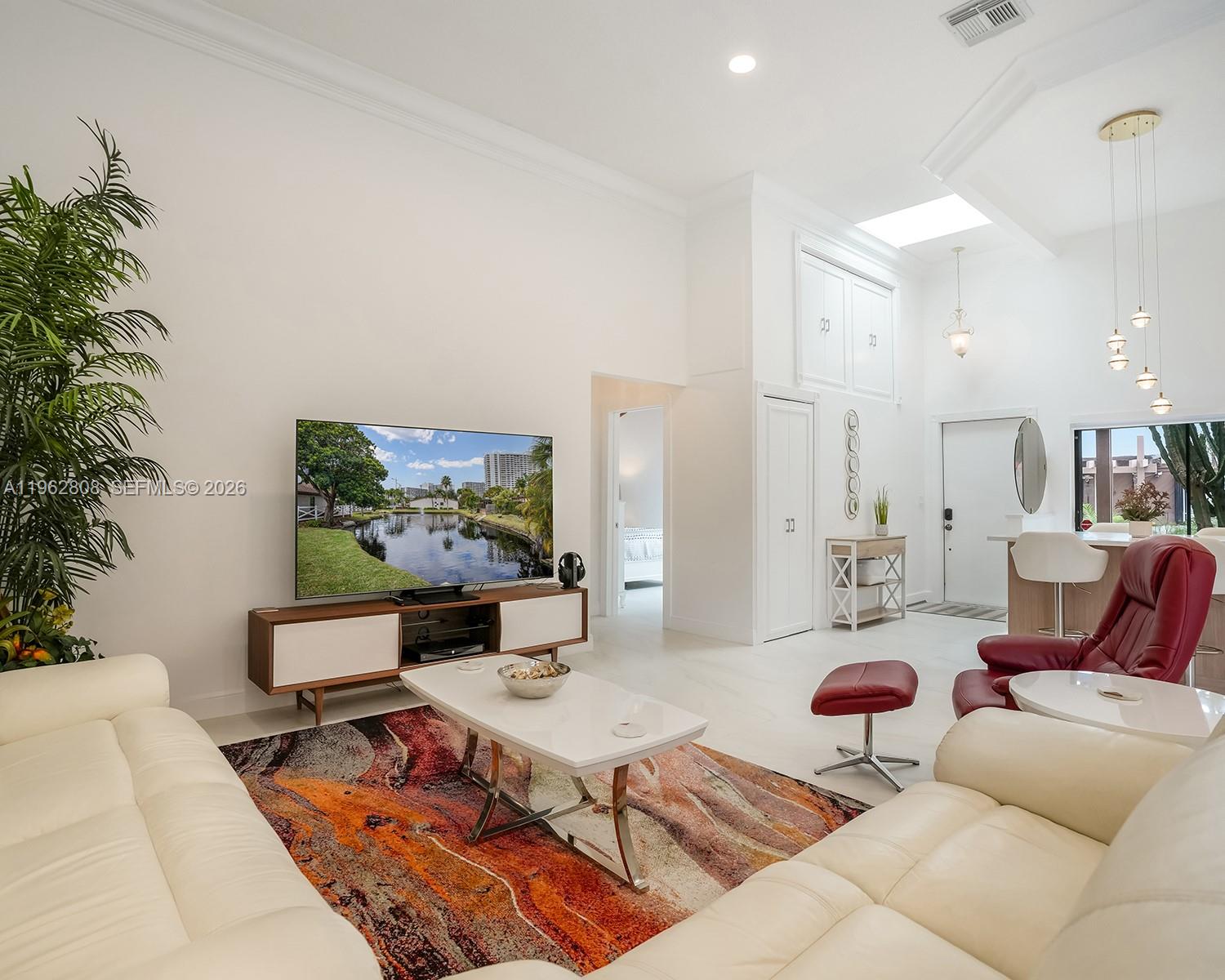 413 Leslie Dr Hallandale Beach, FL 33009